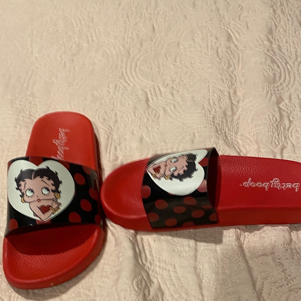 Betty Boop Kids Polka Dot Slide Sandals - Red and Black
